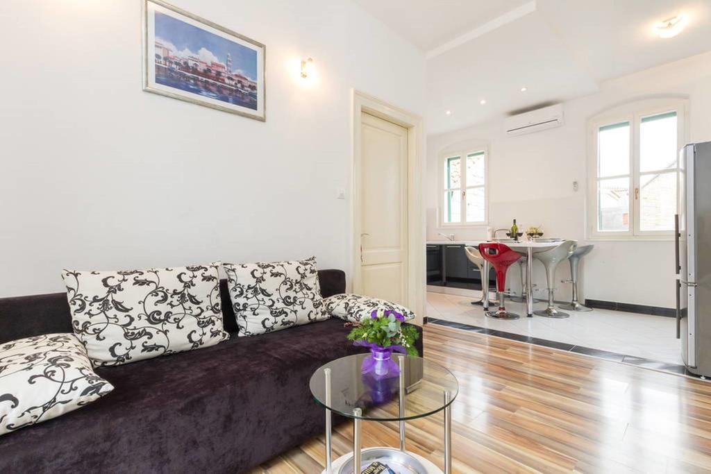 Apartment Central Old Town With Private Indoor Garage Parking Split Exterior foto
